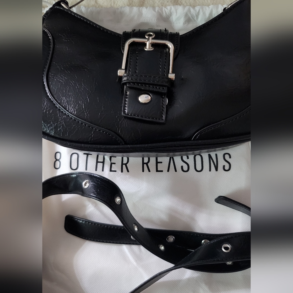 8 Other Reasons Rhea In Black - Picture 4 of 5